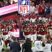 Atlanta Falcons springer in på planen inför Super Bowl.