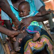 Ett barn i Malawi vaccineras. Arkivbild. 