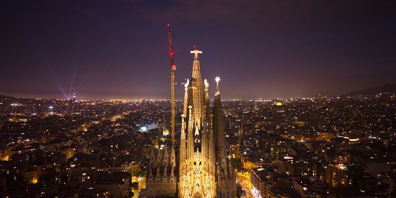 Sagrada Familia i skymningen, 3 juni 2026.