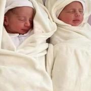 Tvillingarna Ayser och Aysal Abu al-Qumsan.
