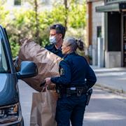 Polisens tekniker vid platsen för kokainfyndet.