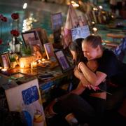 Människor i Tel Aviv sörjer israeler som dödades i Hamas terrorattack 7 oktober 2023. 