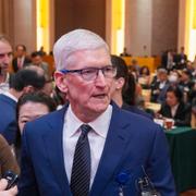 Apples vd Tim Cook i Kina på söndagen. 