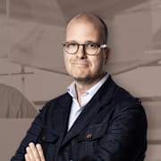 Omni Ekonomis krönikör Joakim Bornold. 