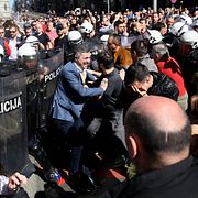 Demonstranter i Belgrad i dag.