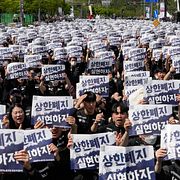 Arkivbild från april: Samsung-strejk utanför fabriken i Pyeongtaek. 