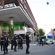 Polisinsats vid Västermalmsgallerian i Stockholm. 