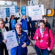 STOCKHOLM, SVERIGE 20240425 Sineva Ribeiro, ordförande Vårdförbundet tillsammans med medlemmar. 