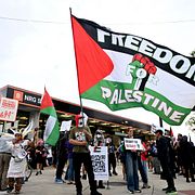 Demonstranter utanför Sheerans konsert i Philadelphia.