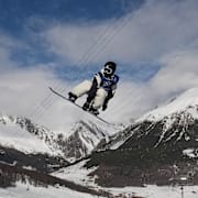 Bilden föreställer den japanska snowboardåkaren Ryusei Yamada och alltså inte Cam Bolton.