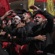 Hizbollahanhängare under en religiös högtid i Beirut i början av juli. 