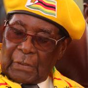 Robert Mugabe med hustrun grace tidigare i november.