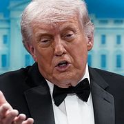 Donald Trump under nattens pressträff.