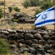 Israelisk tank på Golanhöjden under onsdagskvällen.