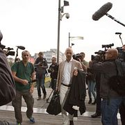 Advokat för Fouad Belkacem, John Maes, anländer till huvudbyggnaden i Antwerpen i höstas