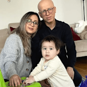 Barnombudsmannen Juno Blom, till vänster, riktar hård kritik mot utvisningsbeslutet mot åtta månader gamla Emanuel, till höger.