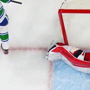 Elias Pettersson gjorde dessutom mål i straffläggningen, men i och med att JT Miller och Brock Boeser missade förlorade Canucks matchen.