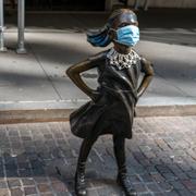 ”Fearless Girl”-statyn utanför New York Stock Exchange, 2020.