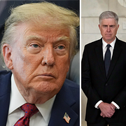Arkivbilder av Trump respektive de tre HD-domarna Neil Gorsuch, Brett Kavanaugh och Amy Coney Barrett.