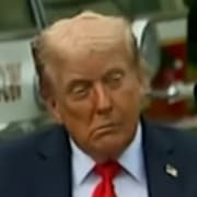 Melania och Donald Trump under ett evenemang i september. Bilderna fick många att spekulera i att Trump fått en stroke.