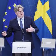 Justitieminister Gunnar Strömmer (M) och Richard Jomshof (SD) under pressträffen där regeringens förslag om säkerhetszoner, även kallat visitationszoner, presenteras. 