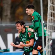  Varbergs Robin Tranberg jublar med Ismet Lushaku efter 1-0. 