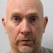 Boris Johnson talar i det brittiska parlamentet/morddömde Wayne Couzens