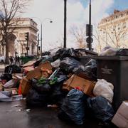 Sopor på hög i centrala Paris.