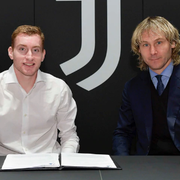 Dejan Kulusevski med Juventus Pavel Nedved.