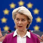 Ursula von der Leyen under presskonferensen i dag. 