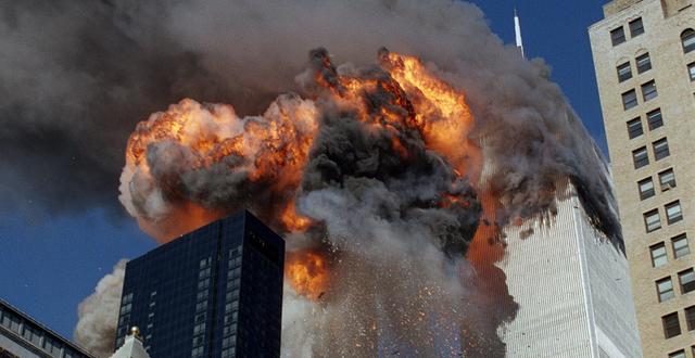 Plan kraschar in i World Trade Center i New York, 11 september 2001.  436 / AP