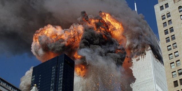 Plan kraschar in i World Trade Center i New York, 11 september 2001.  436 / AP