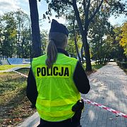 Polis och brandkår är på plats vid veckans första skoldåd under onsdagen. Arkivbild.