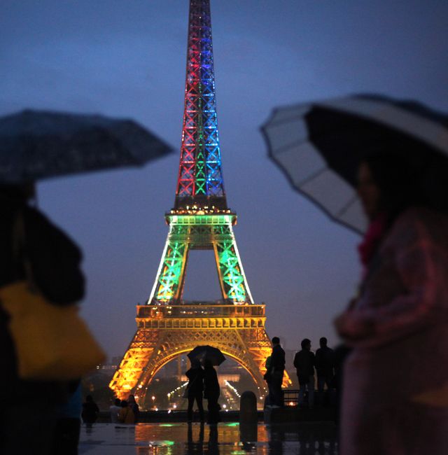 The Eiffel Tower illuminated with the colors of the South African flag, 2013. Thibault Camus / TT NYHETSBYRÅN