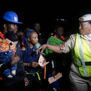 Migranter återvänder hem till Nigera.