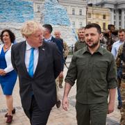 Boris Johnson och Ukrainas president Volodymyr Zelenskyj i Kyiv, arkivbild. 