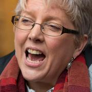 Arkivbild: Carrie Gracie vid en pressträff, efter att hon sagt upp sig i protest mot BBC:s löneskillnader. 