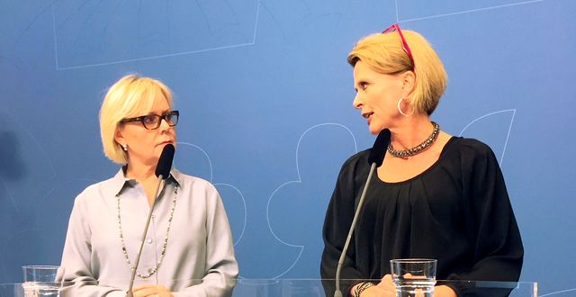 Lena Ag (till vänster) och Åsa Regnér under en pressträff inför öppnandet av den nya myndigheten.  Peter Wallberg/TT / TT NYHETSBYRÅN
