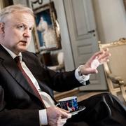 Arkivbild: Finlands centralbankschef Olli Rehn är ledamot i Europeiska centralbanken. 