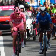 Suveränen Tadej Pogacar drar ifrån Nairo Quintana på den 15:e etappen i Giro d’Italia. 