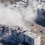 Ukrainska Tsjasiv Jar där merparten av stadens bebyggelse träffats i ryska bombanfall.