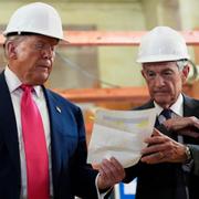 Dokumentet Trump visade upp som bevis för sitt påstående om att Feds renoveringsbudget överskridits, avfärdades snabbt av Powell: ”Du har lagt till en tredje byggnad.”