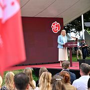 Magdalena Andersson talar i Almedalen.