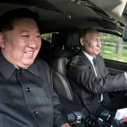 Arkivbild på Kim Jong-un och Vladimir Putin. 
