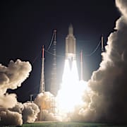 Europeiska kommunikationssatelliten Intelsat-11 skjuts upp.