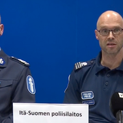 Polisen på eftermiddagens pressträff.