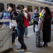 Kraftiga förseningar i tågtrafiken söderut från Stockholms Centralstation under torsdagen.
