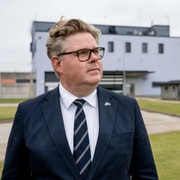 Gunnar Strömmer (M) besöker fängelse i Estland/polisinsats.