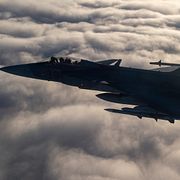 En bild på ett ungerskt Jas Gripen-plan.
