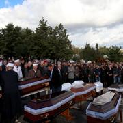Begravning för familjen Lala i Durres, Albanien.